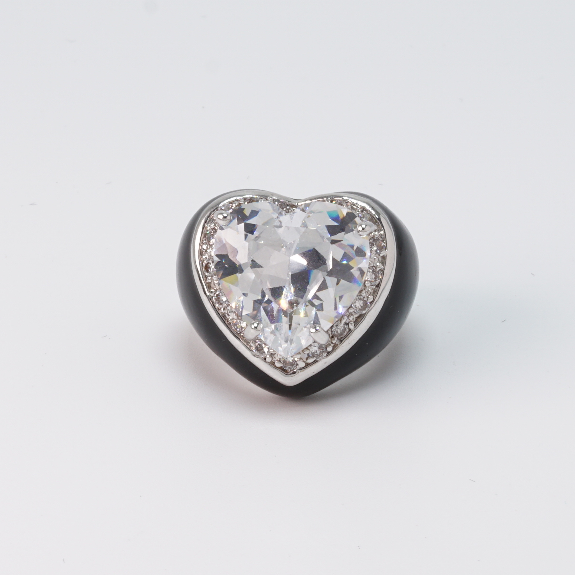 black heart ring front