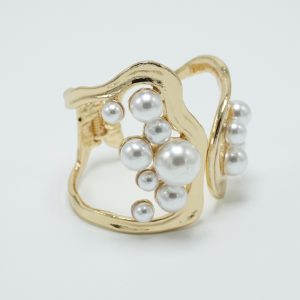 Gold Pearl Dancing Bracelet